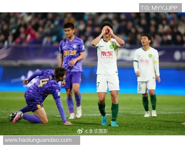 广东富力迎战天津泰达争夺中超联赛关键三分之战