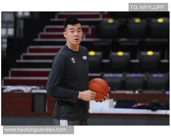 李慕豪:从篮球新星到职业生涯巅峰的成长之路与奋斗历程 李慕豪:从篮球新星到职业生涯巅峰的成长之路与奋斗历程