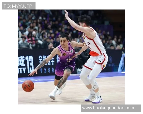 江苏肯帝亚与深圳队激战正酣谁能在这场对决中笑到最后