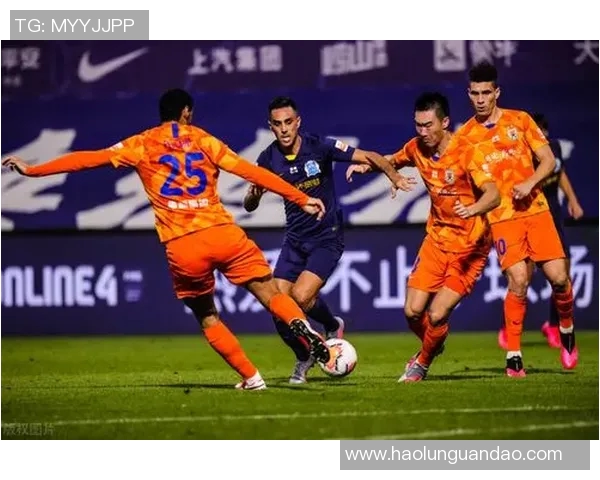 鲁能与富力激战正酣比赛比分揭晓引发球迷热议