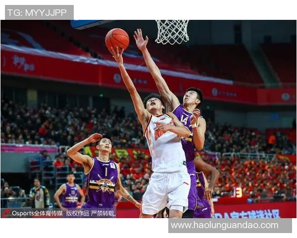 北控队与青岛队激战正酣谁能在这场对决中笑到最后