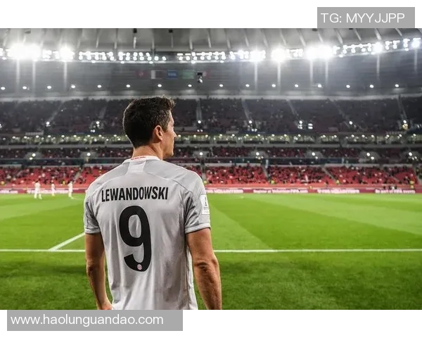 莱万重返安联球场遭拜仁球迷嘘声四起引发热议 莱万重返安联球场遭拜仁球迷嘘声四起引发热议